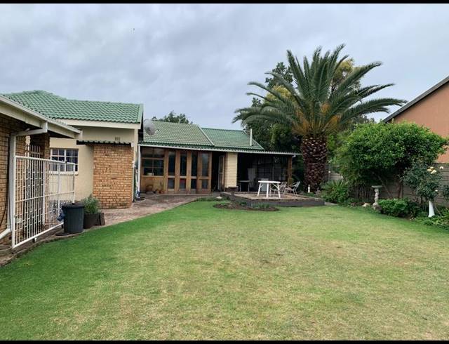 4 BEDROOM HOUSE FOR SALE IN FLORA GARDENS